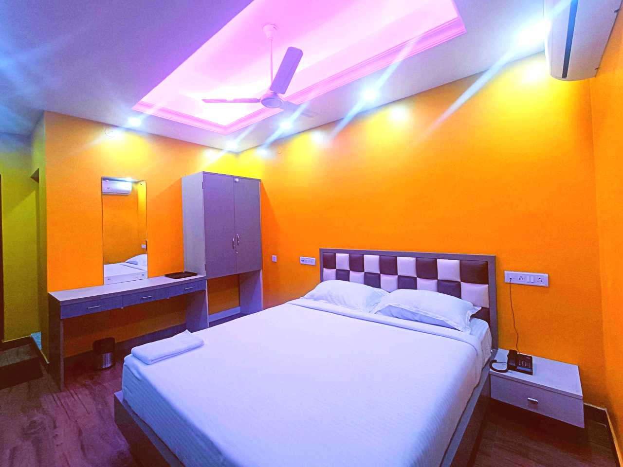 Luxury Poolside Room